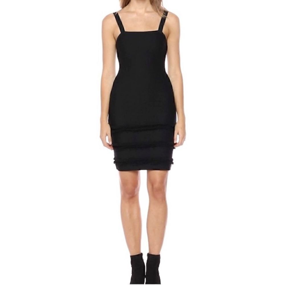 BCBGMaxazria Women’s Black Heavy Knit Sleeveless Fringe Trim Fitted Sheath Knee